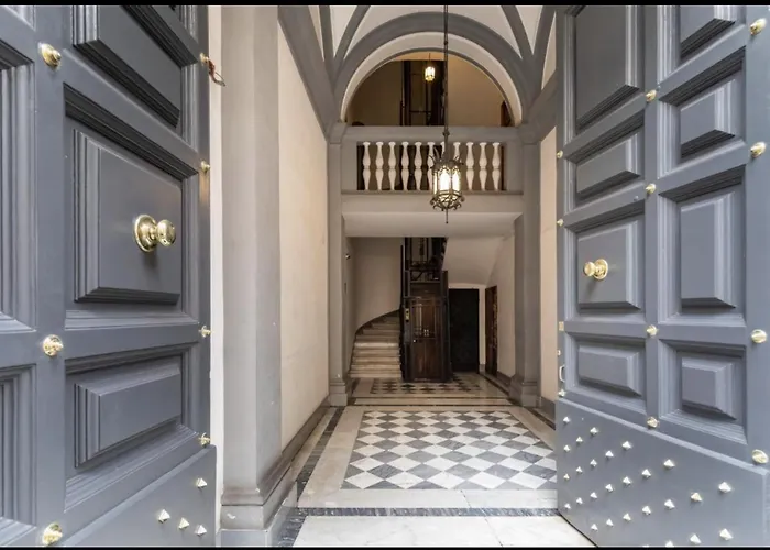 Luxury Spanish Steps Apartment *